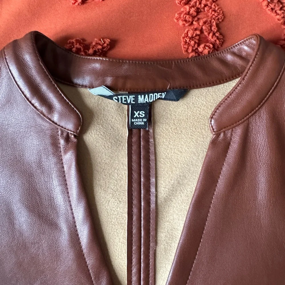 Steve Madden Jane Puff-sleeve faux leather top - Picture 4 of 5